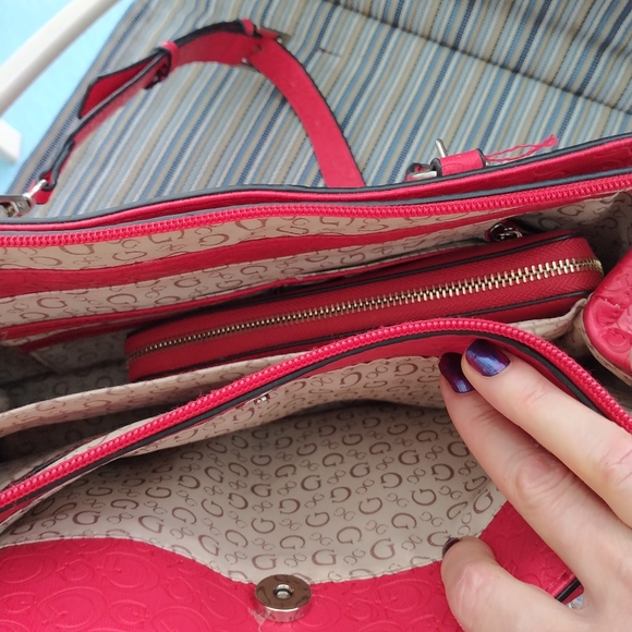 Guess handbag with wallet - Picture 10 of 10